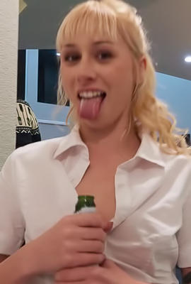 Hannah Quinn begs for every position