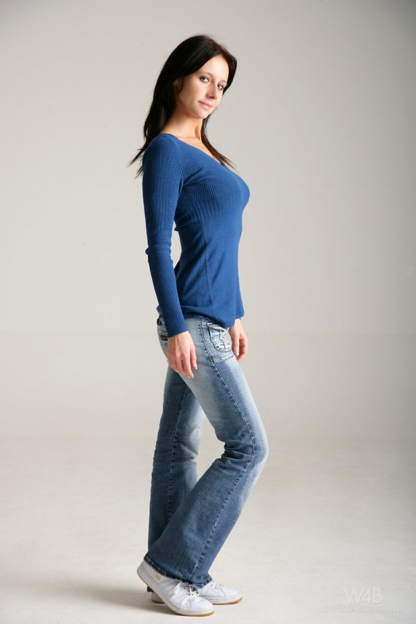 Slinky model undressing