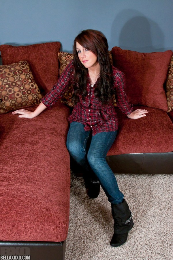 Fingers inside brunette slit