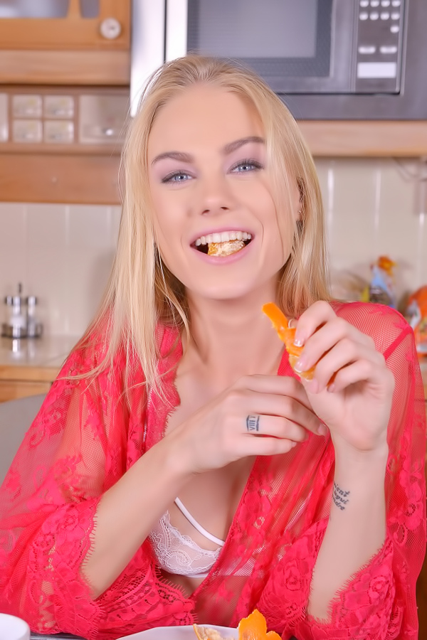 Yummy Nancy A. takes off her clothes to play with pink vibrator