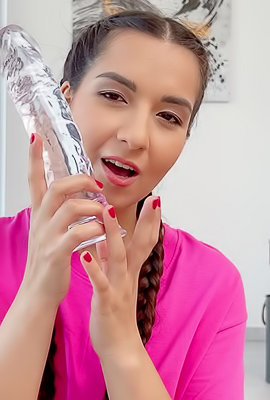 Moona Snake rides hard as she gets ready to give a hot blowjob