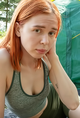 Chloe outdoor romp with a stranger reveals her wild, untamed side