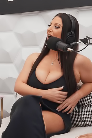 Angela White, Connie Perignon thrill with slutty threesome